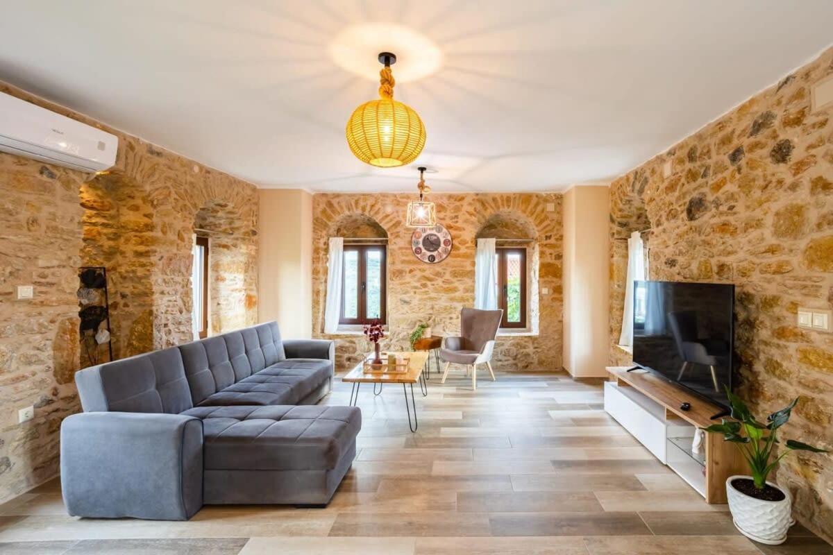 Mantineia Stone Villa-An Ethereal Getaway Megali Mantineia Exterior foto